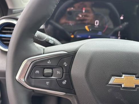 Used 2025 Chevrolet Trax LT w/ Driver Confidence Package FWD image 20