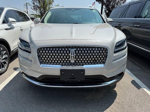 Used 2023 Lincoln Nautilus Reserve FWD image 2