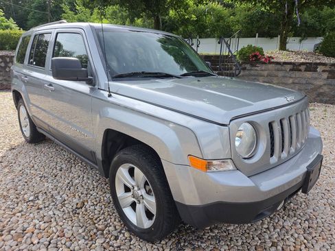 Used 2015 Jeep Patriot Latitude w/ Trailer Tow Prep Group AWD/4WD image 7