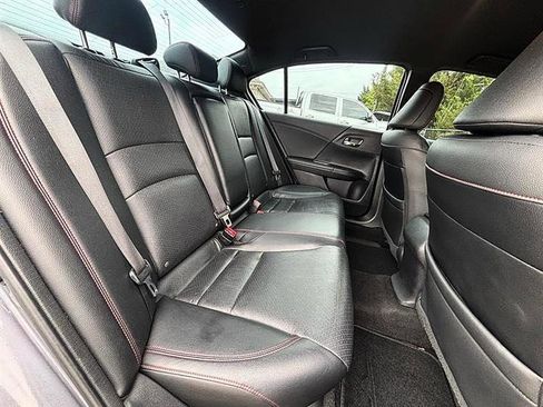 Used 2017 Honda Accord Sport Special Edition image 34