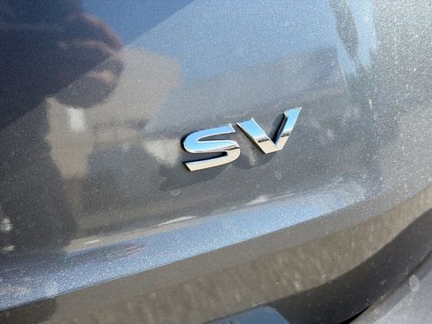 Used 2022 Nissan Rogue SV image 11