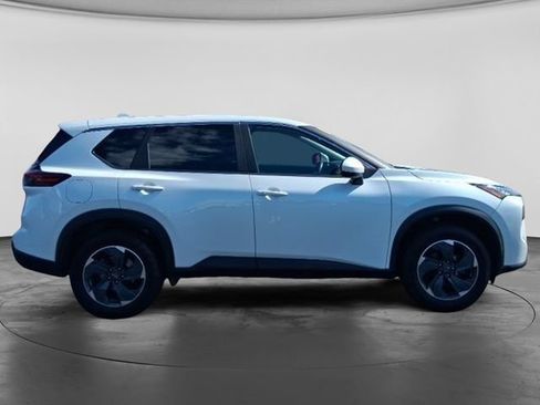 Used 2024 Nissan Rogue SV FWD image 6