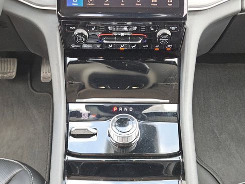 Used 2023 Jeep Grand Cherokee Limited w/ Luxury Tech Group II AWD/4WD image 19