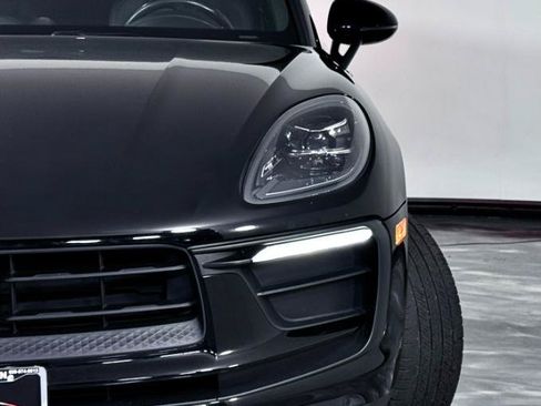 Used 2023 Porsche Macan AWD/4WD image 6