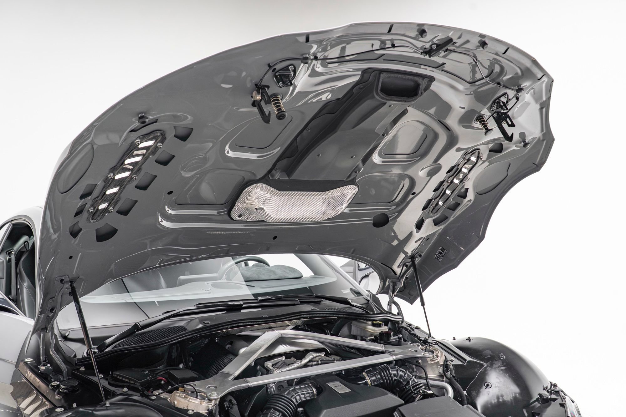 Used 2020 Aston Martin V8 Vantage AMR RWD image 66