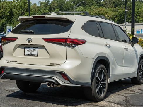 Used 2021 Toyota Highlander XSE AWD/4WD image 4
