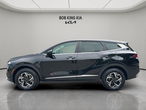 Used 2024 Kia Sportage LX AWD/4WD image 2