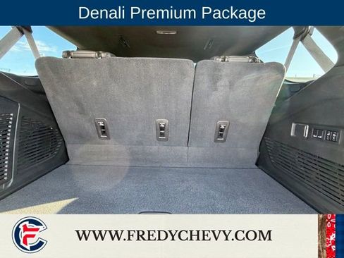 Used 2021 GMC Yukon Denali w/ Denali Premium Package image 17