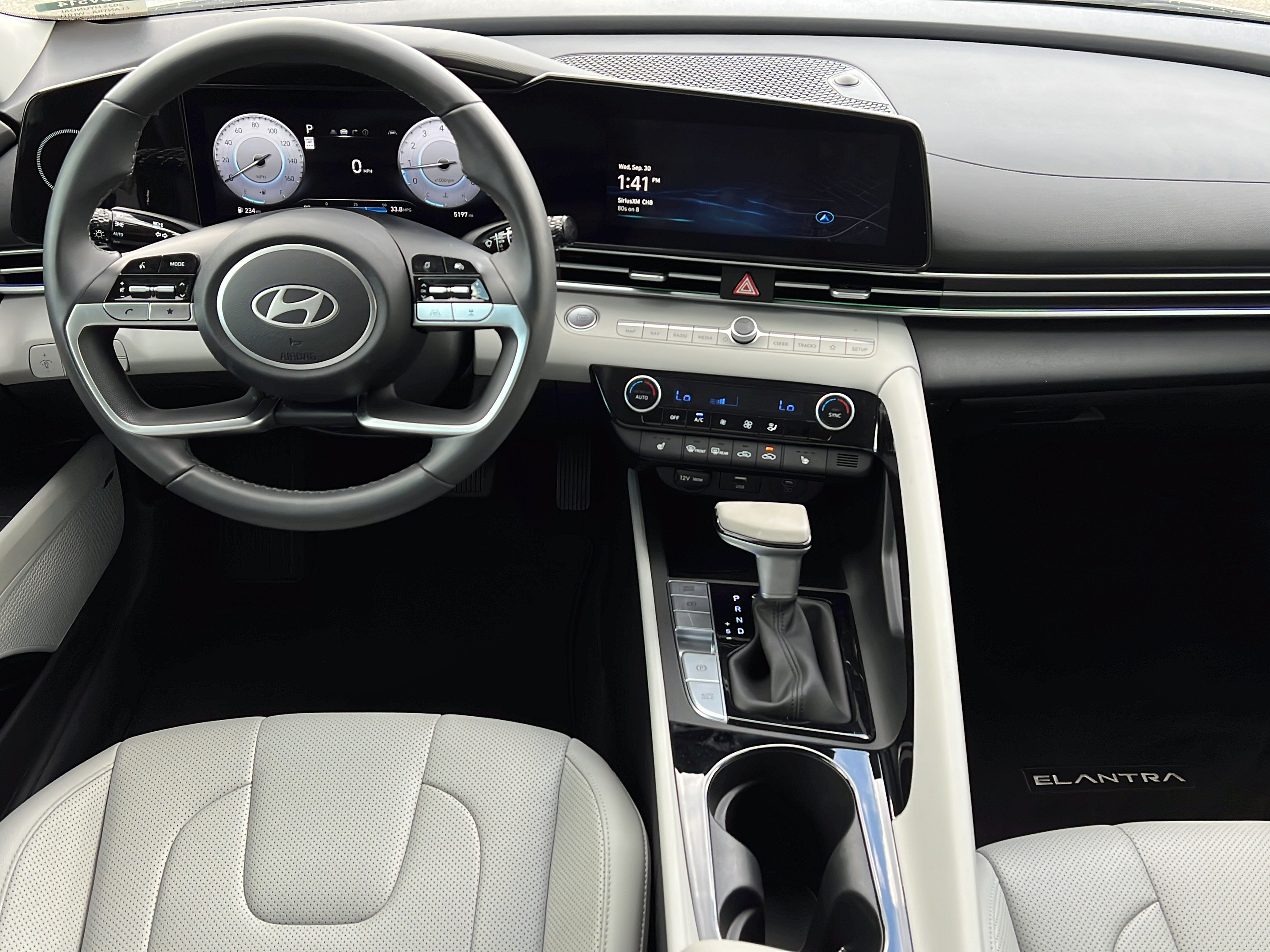 Certified 2025 Hyundai Elantra Limited FWD image 16