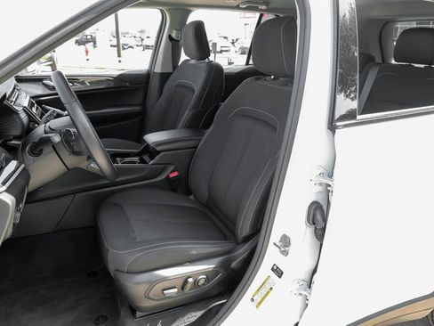 Used 2022 Jeep Grand Cherokee Laredo w/ Luxury Tech Group I image 8