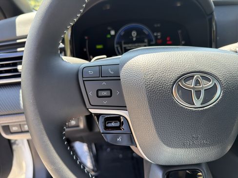 Used 2026 Toyota Camry SE w/ Convenience Package FWD image 24