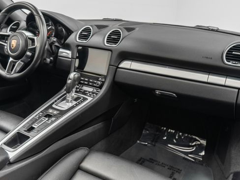 Used 2017 Porsche 718 Boxster RWD image 14