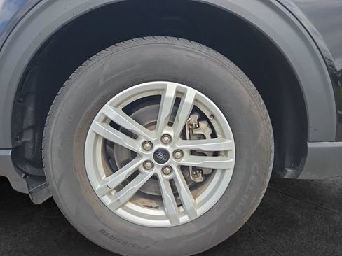 Used 2024 Ford Explorer XLT w/ Equipment Group 202A RWD image 12