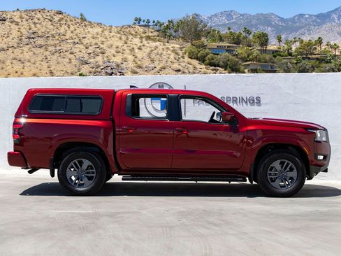 Used 2025 Nissan Frontier SV w/ SV Convenience Package RWD image 7