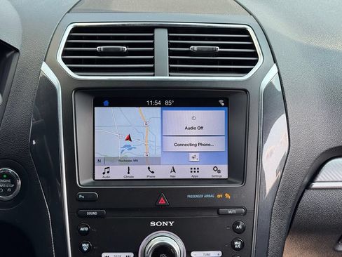 Used 2019 Ford Explorer Sport AWD/4WD image 3