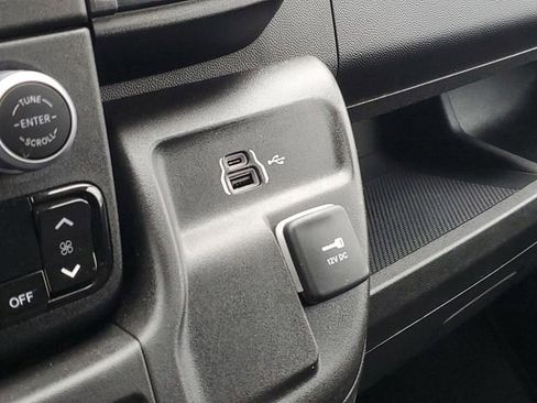 Used 2025 RAM ProMaster 2500 w/ Convenience Group image 16