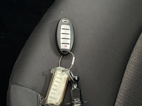 Used 2025 Nissan Altima 2.5 SV FWD image 21