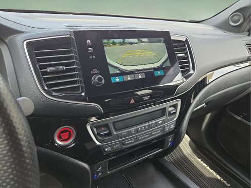 Used 2024 Honda Passport Black Edition image 17