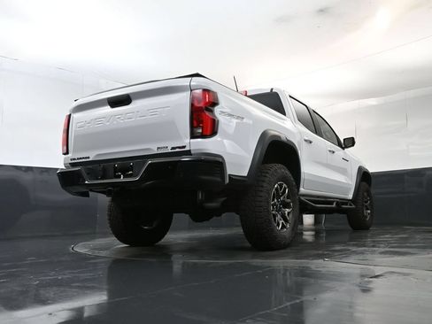 Used 2026 Chevrolet Colorado ZR2 w/ Technology Package AWD/4WD image 23