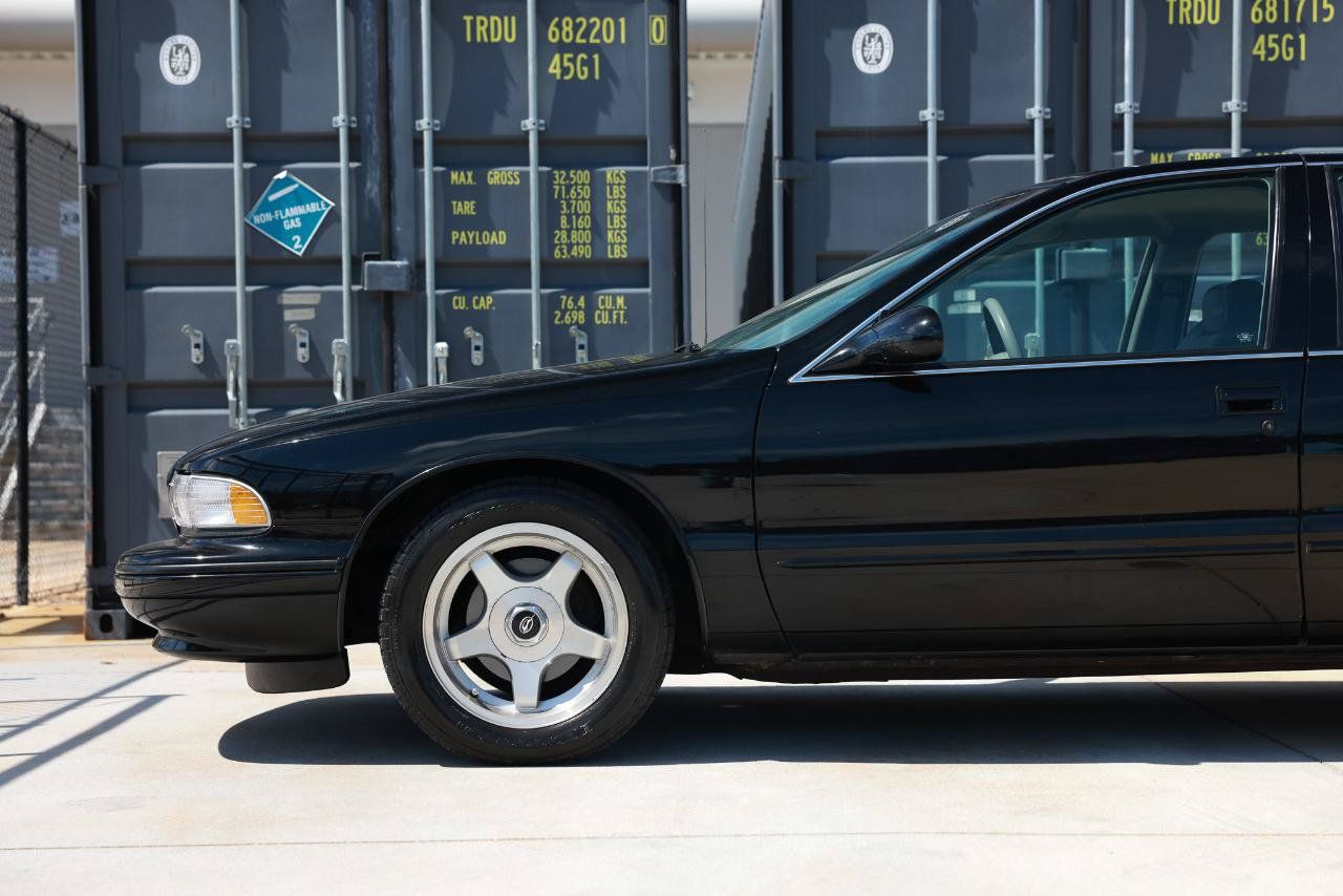 Used 1996 Chevrolet Caprice SS RWD image 33