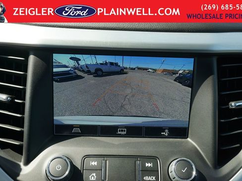Used 2023 GMC Acadia SLT w/ Preferred Package AWD/4WD image 20