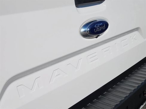 Used 2023 Ford Maverick XLT image 12