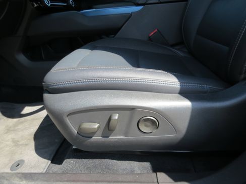 Used 2025 Chevrolet Equinox EV LT w/ Convenience Package FWD image 15