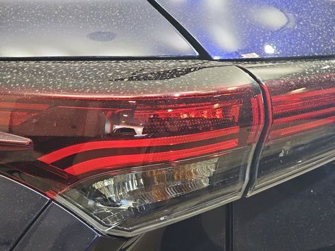 Used 2025 Toyota Highlander XLE AWD/4WD image 38