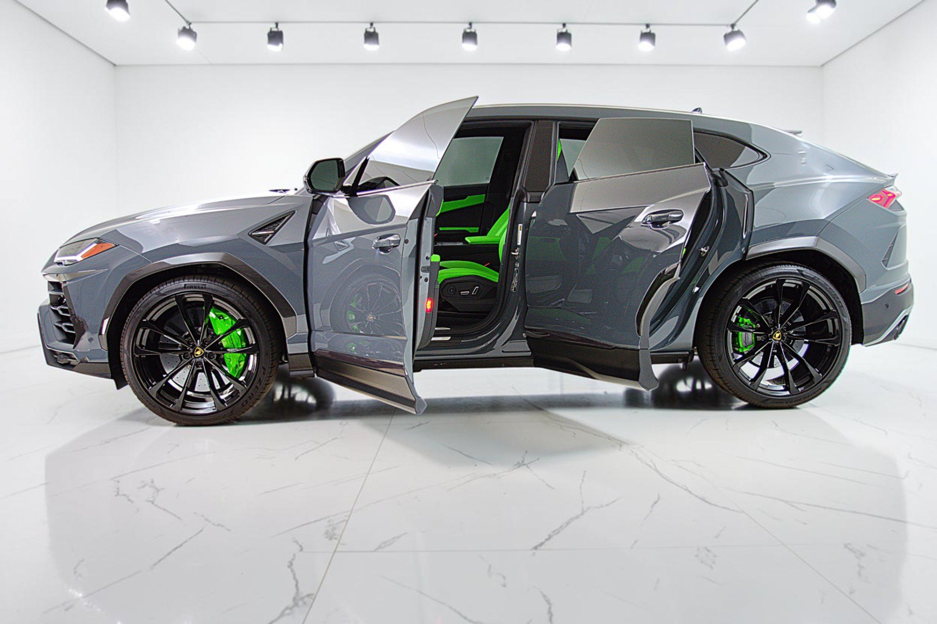 Used 2022 Lamborghini Urus AWD/4WD image 4
