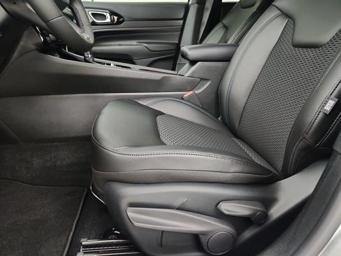 New 2026 Jeep Compass Latitude AWD/4WD image 19