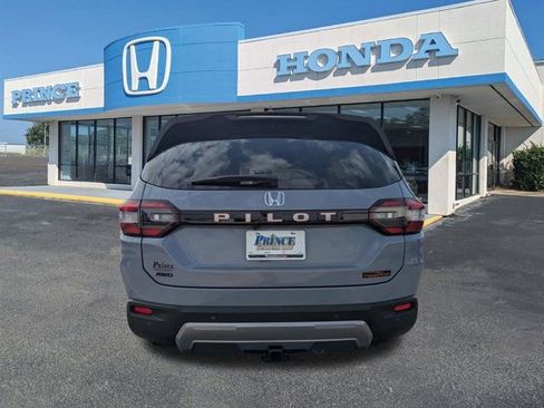 New 2026 Honda Pilot TrailSport image 5