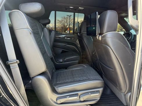 Used 2021 Cadillac Escalade Sport Platinum image 19