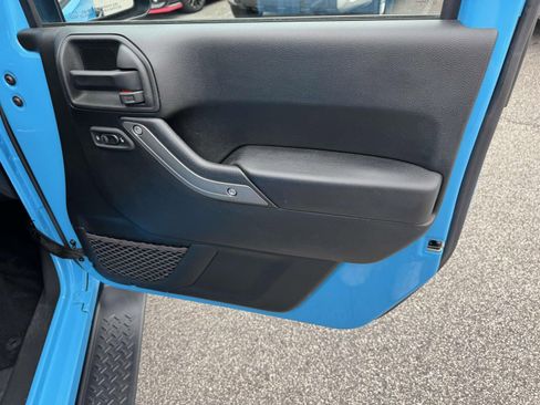 Used 2018 Jeep Wrangler Unlimited Sport S AWD/4WD image 14