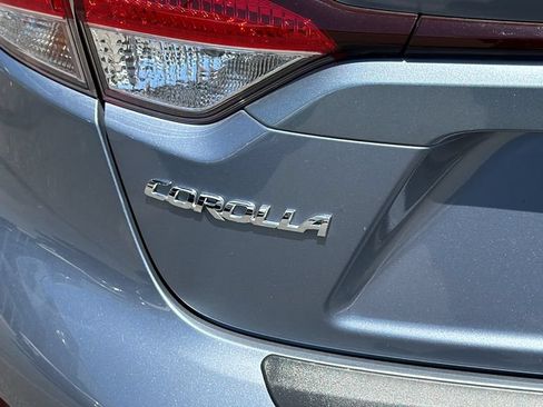 Used 2021 Toyota Corolla LE FWD image 12