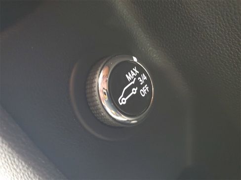 Used 2024 Cadillac XT4 Sport image 10