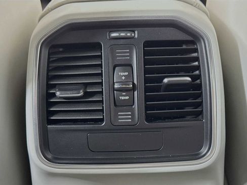 Used 2018 Porsche Macan Turbo image 27