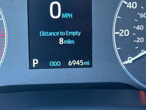 Certified 2025 Toyota Corolla SE image 3