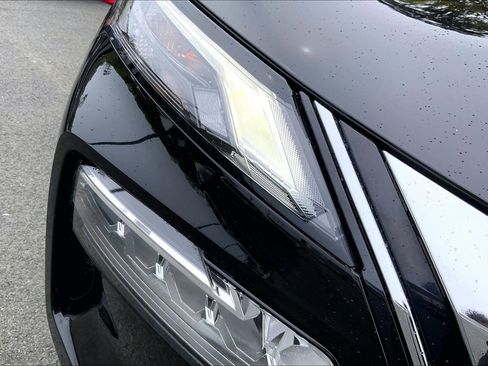 Used 2023 Nissan Rogue SV AWD/4WD image 31