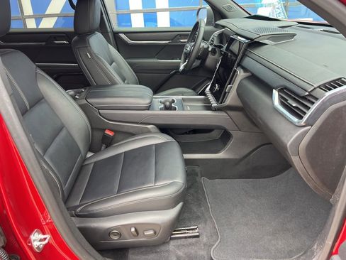 Used 2024 GMC Acadia Elevation w/ Trailering Package image 18