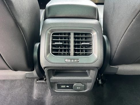 Used 2018 Volkswagen Tiguan SEL AWD/4WD image 37