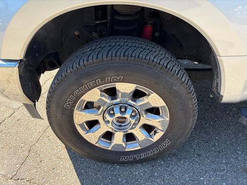 Used 2017 Ford F350 Lariat w/ Lariat Ultimate Package AWD/4WD image 13