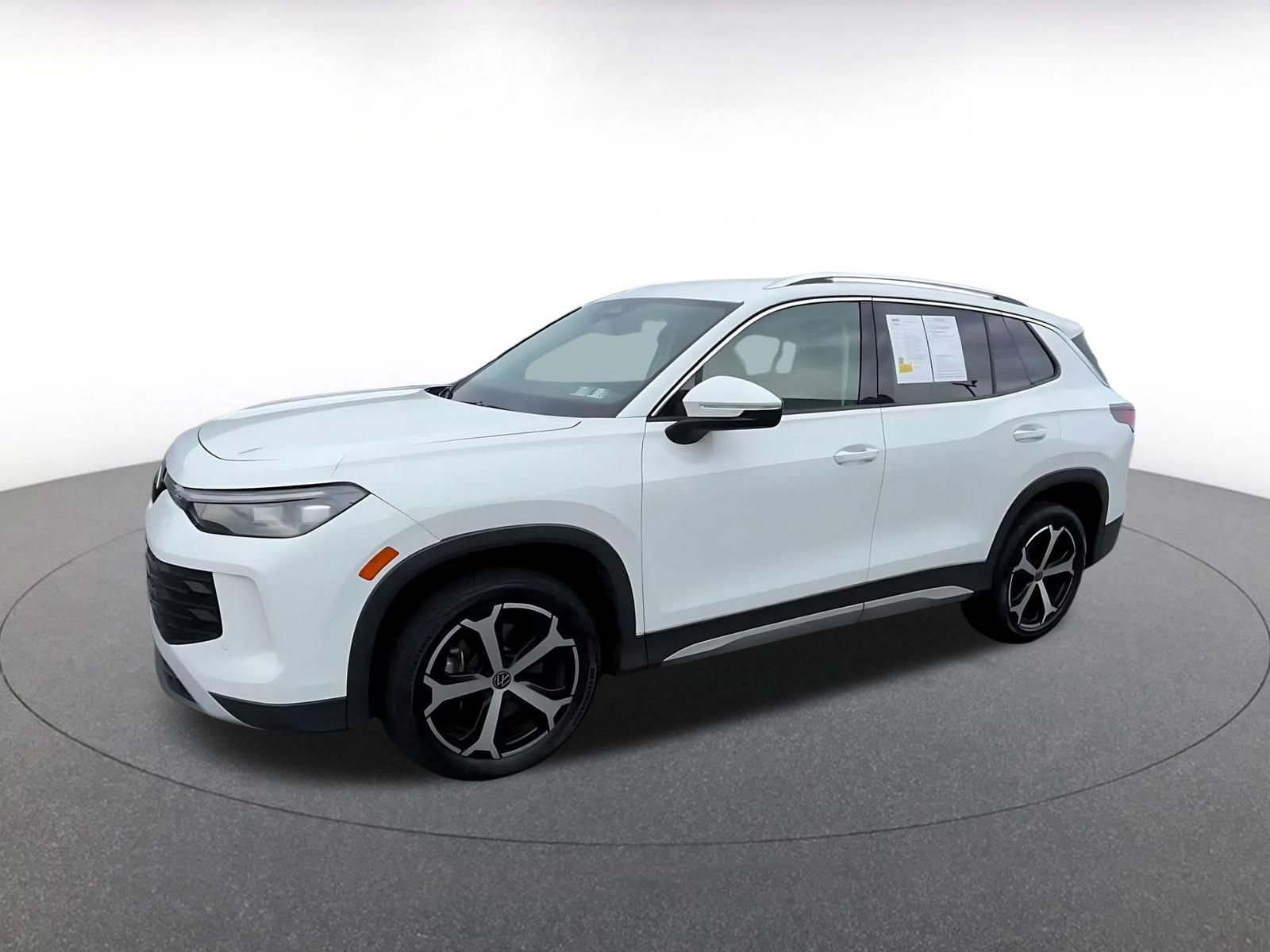Used 2026 Volkswagen Tiguan SE AWD/4WD image 7