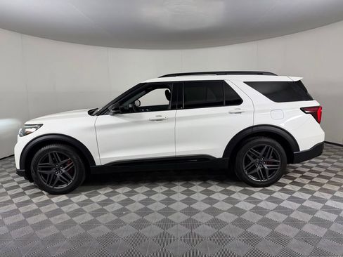 Used 2025 Ford Explorer ST AWD/4WD image 11