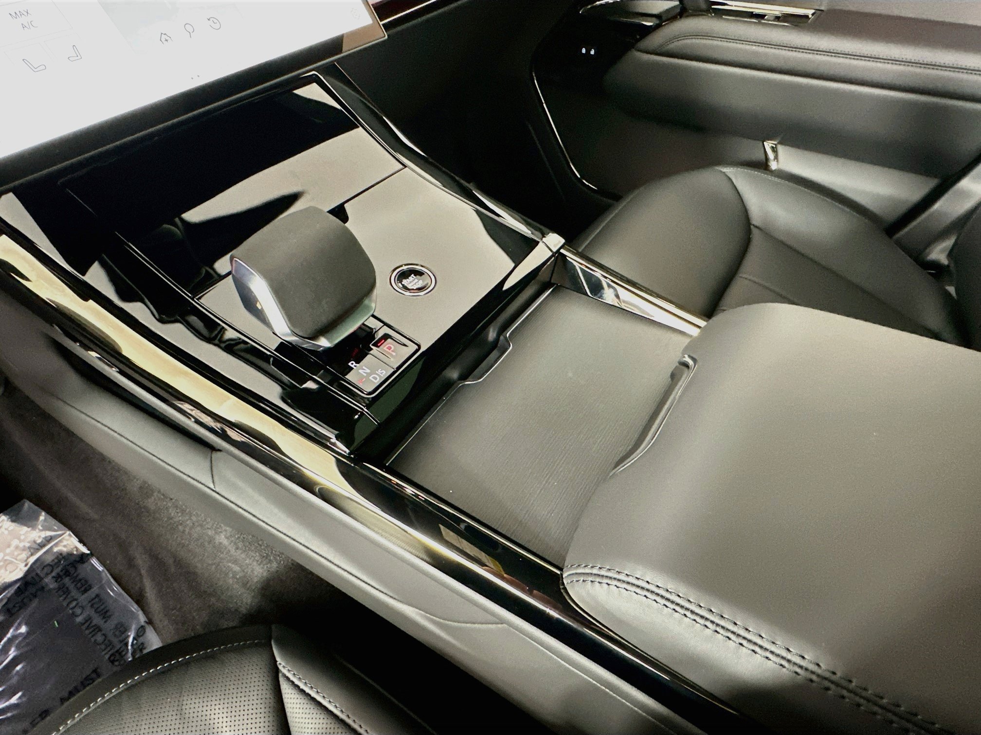 New 2026 Land Rover Range Rover Sport Dynamic SE AWD/4WD image 13