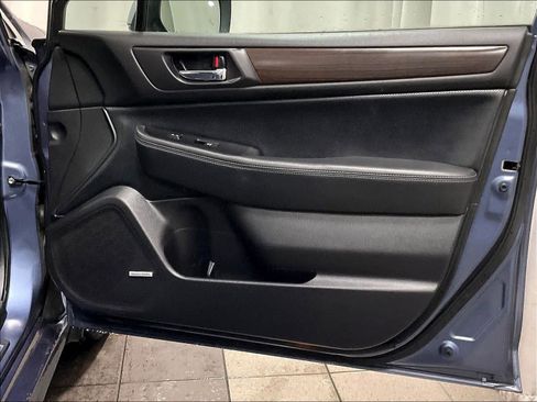 Used 2016 Subaru Legacy 3.6R Limited image 12