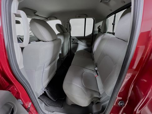 Used 2019 Nissan Frontier SV image 29