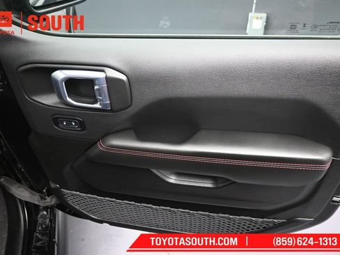 Used 2026 Jeep Wrangler Unlimited Rubicon AWD/4WD image 29