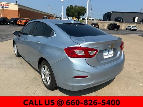 Used 2017 Chevrolet Cruze LT FWD image 8