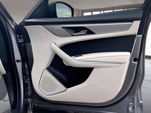 Used 2026 Jaguar F-PACE R-Dynamic S image 18