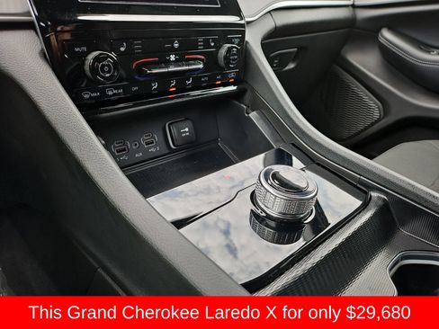 Used 2025 Jeep Grand Cherokee Laredo X w/ Luxury Tech Group I RWD image 24